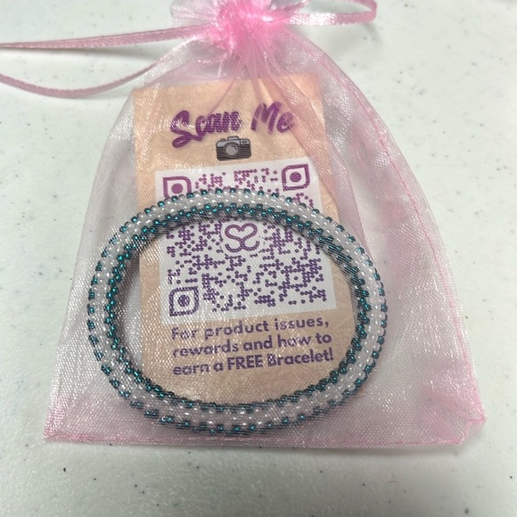 Handmade Sashka Peaceful Day Bracelet - Picture 3 of 12